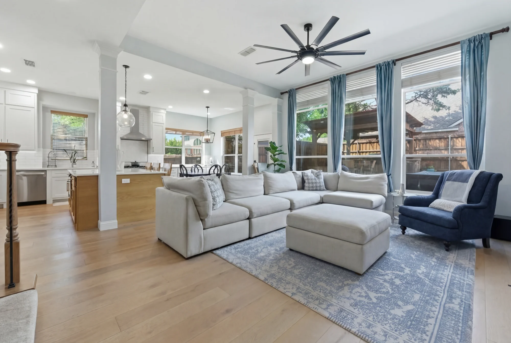 Open floor plan living and kitchen